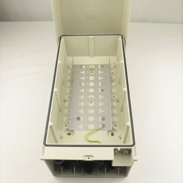 CommScope Krone KRONECTION Box A-100 EVz 90 MB mit Montagebügel für 100 DA leer - 6542 1 003-00 - Außenverteiler - Endverzweiger - Kleinverteiler - APL